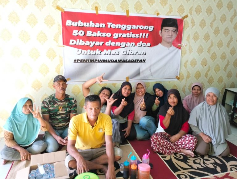 50 Bakso Gratis Untuk Warga, Cukup Doakan Gibran Jadi Penerus Bapaknya