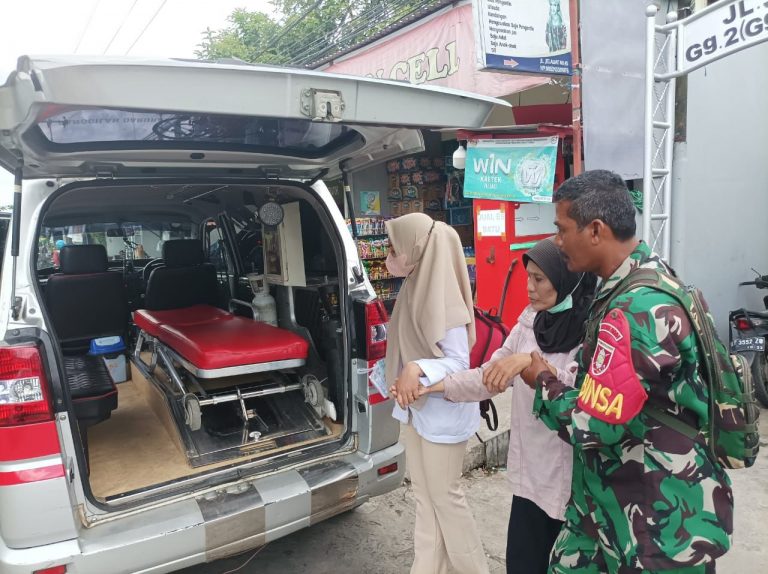 Seminggu Tidak Dapat Berobat Karena Menunggak BPJS, Babinsa Sungai Dama Antar Warga Kerumah Sakit