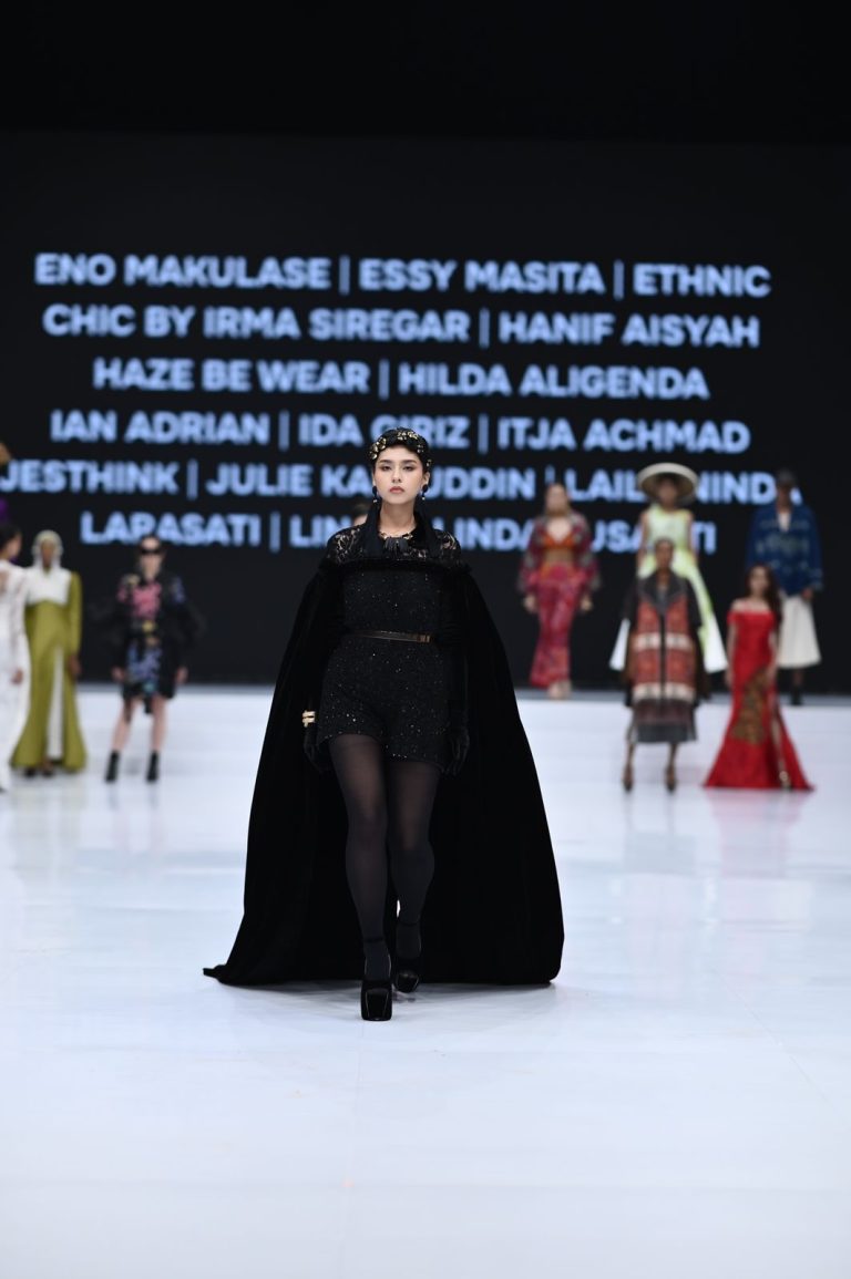Tampil Elegan di IFW 2024, Putri Ramadhani Suci Tri Mukti Kenakan Busana Terbaru Ian Adrian