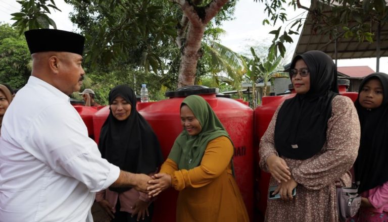 Keberhasilan Program Edi Damansyah: Air Bersih Mengalir, Kehidupan Desa Bersemi