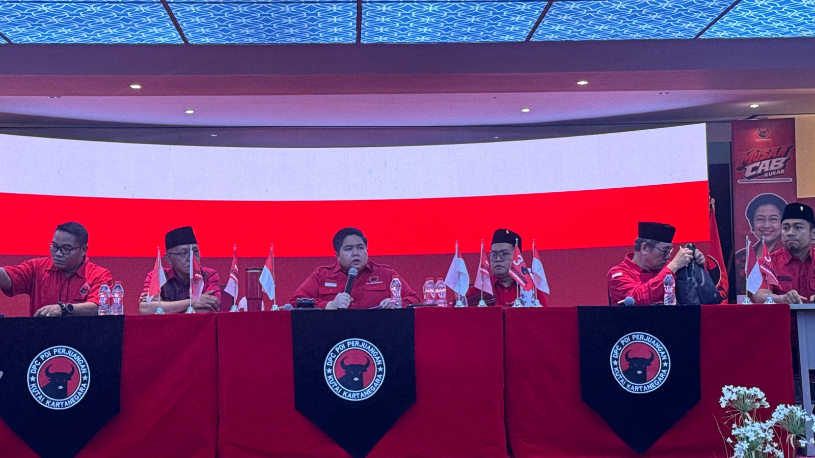 fede80bb-d55b-4 d75-81f4-ac81281a7947